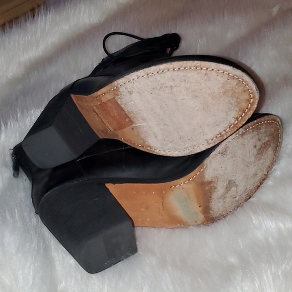 Modern Vintage Size 39.5 Black Leather ⚫Boots - Picture 7 of 9